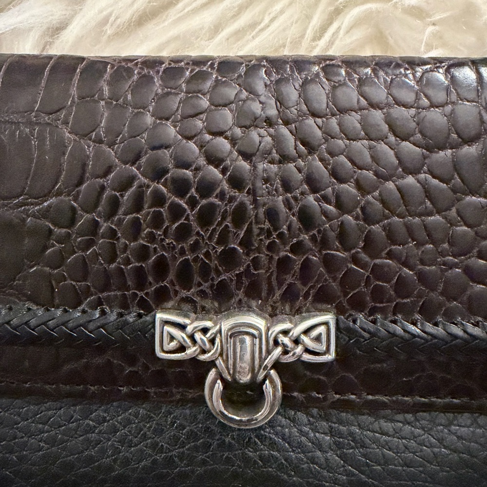 Brighton Gwynevere clutch wallet in black and chocolate crocodile-style w/ strap - Picture 3 of 7